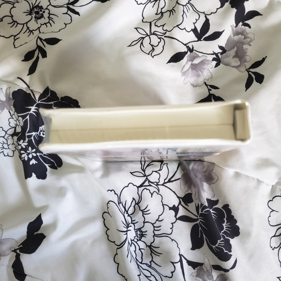 Alice In Wonderland Disney VHS - Picture 4 of 6